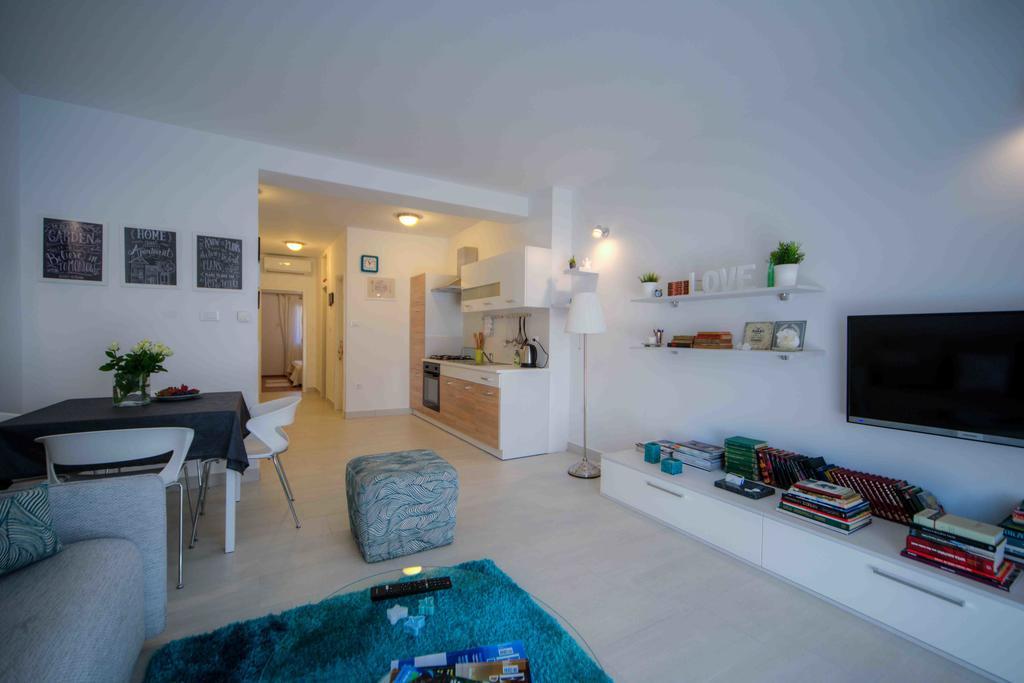 Apartment Aleksandra Pula Bagian luar foto